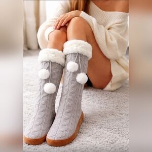 Boho 7/9 Cottage Farmhouse Cozy Cable Knit Slipper Socks Boots Faux Fur Pom